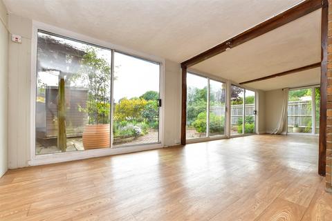 4 Brookside, Beare Green, Dorking, RH5 4QH