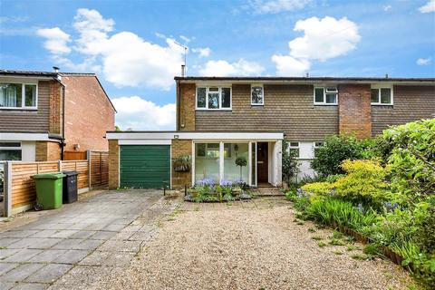 4 Brookside, Beare Green, Dorking, RH5 4QH