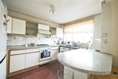2 bedroom flat for sale, Sandy Lodge Way, Northwood HA6
