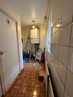 Restaurant to rent, Stoke Newington High Street, London N16