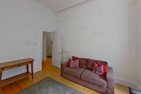 5 bedroom flat to rent, (1f1) Grove Street, Edinburgh, EH3