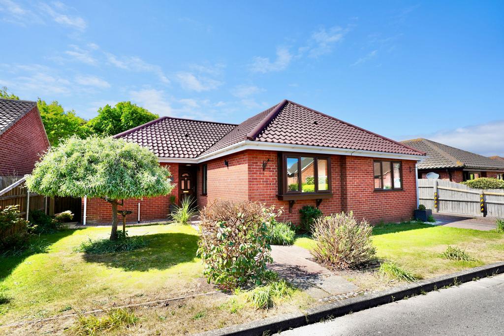 View of Danish House Gardens, Overstrand, NR27 3 bed detached bungalow - £1,495 ...