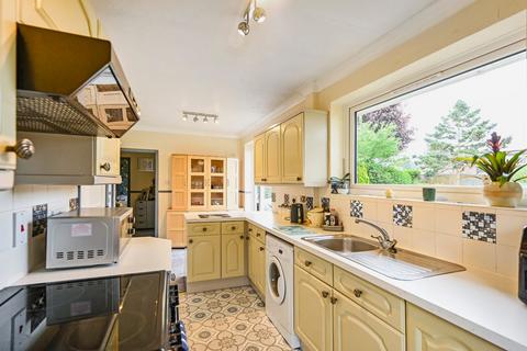 17 Cherry Tree Road, Charing Heath, Ashford, TN27 0BB