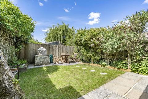 4 Bell Close, Pulborough, RH20 1DH