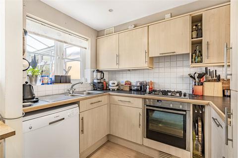 4 Bell Close, Pulborough, RH20 1DH