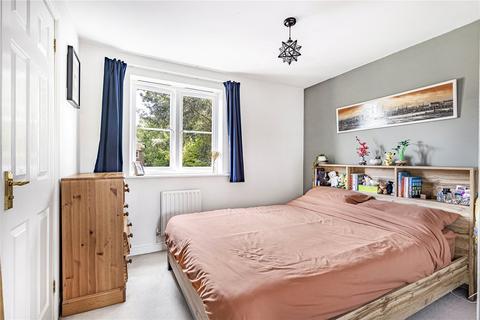 4 Bell Close, Pulborough, RH20 1DH