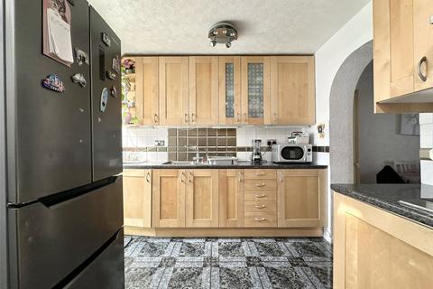 100 High Street, Swanscombe, DA10 0AH
