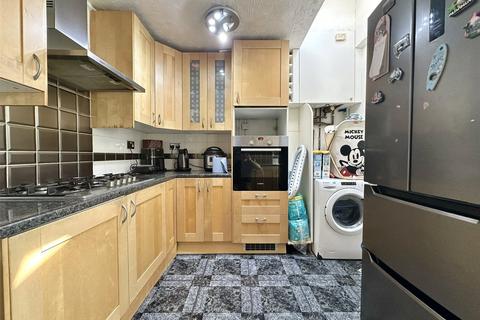 100 High Street, Swanscombe, DA10 0AH
