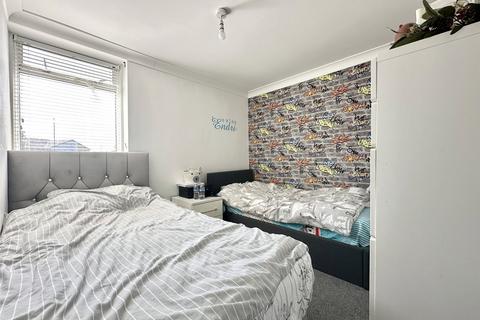 100 High Street, Swanscombe, DA10 0AH