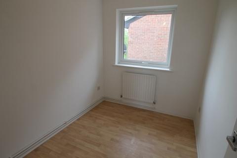 2 bedroom flat to rent, Barking IG11