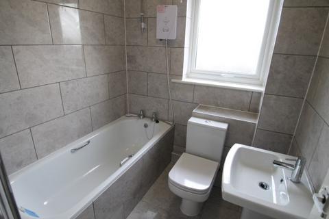 2 bedroom flat to rent, Barking IG11