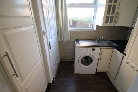 3 bedroom semi-detached house to rent, Debden IG10
