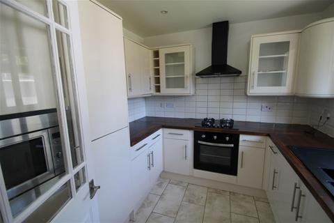 3 bedroom semi-detached house to rent, Debden IG10