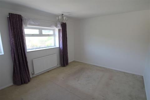 3 bedroom semi-detached house to rent, Debden IG10