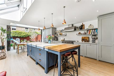 4 bedroom terraced house for sale, Quarry Road, SW18