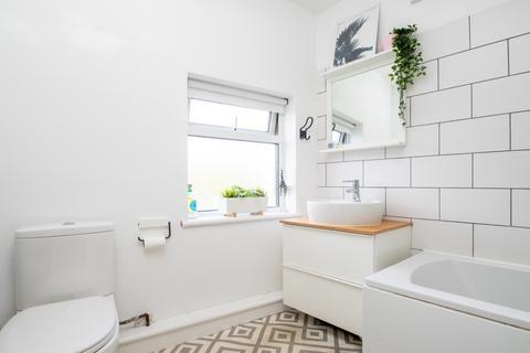 10b Bourne Way, Cheam, Sutton, SM1 2EN