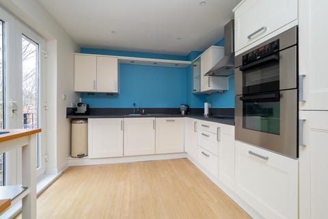 2 bedroom apartment for sale, Worcester Road, Sutton SM2
