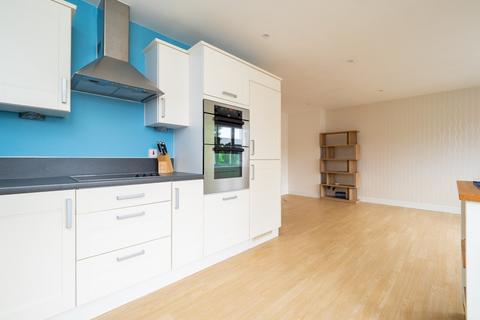 2 bedroom apartment for sale, Worcester Road, Sutton SM2
