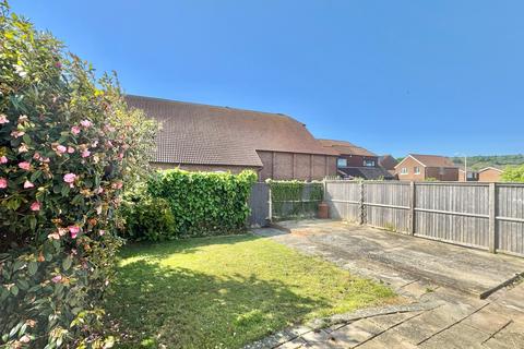 19 Firs Close, Folkestone, CT19 4HZ