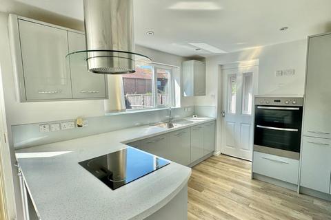 19 Firs Close, Folkestone, CT19 4HZ