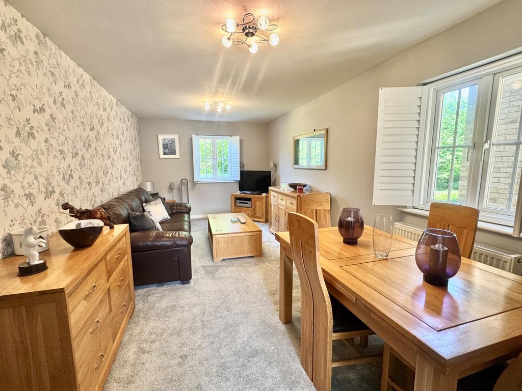 Lounge/Dining Room