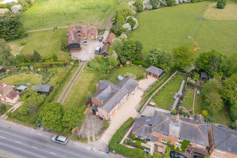 5 bedroom detached house for sale, Longwick HP27