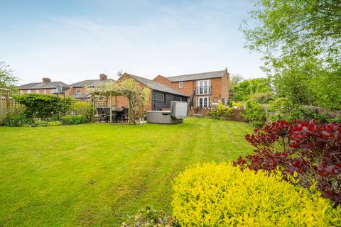 5 bedroom detached house for sale, Longwick HP27