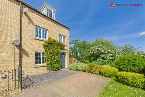 4 bedroom semi-detached house for sale, Shepherd Drive, St. Neots PE19