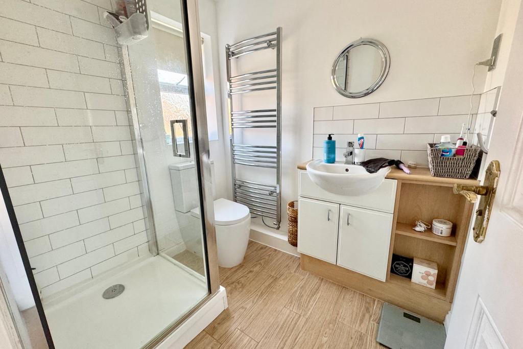 Second Ensuite