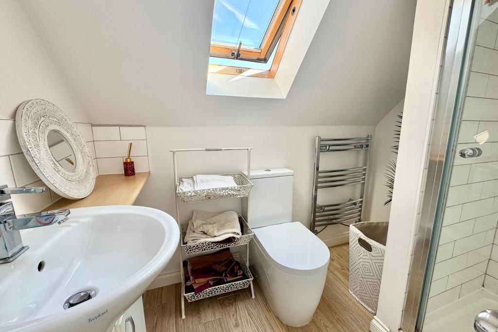 2nd Floor Bathroom