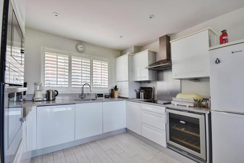 4 bedroom detached house for sale, Marsh Way, Rye TN31