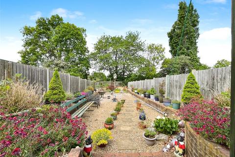 3 bedroom flat for sale, Churchbury Road, London SE9