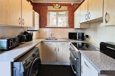 3 bedroom flat for sale, Churchbury Road, London SE9