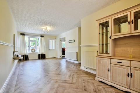 4 bedroom semi-detached house for sale, Suffolk Drive, Cheshire SK9
