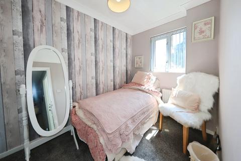 42 Canterbury Drive, Perton, Wolverhampton, WV6 7XA