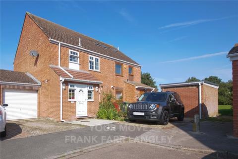3 bedroom semi-detached house to rent, Rochfords Gardens, Berkshire SL2