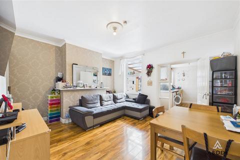 3 bedroom house for sale, Shobnall Street, Burton-On-Trent DE14