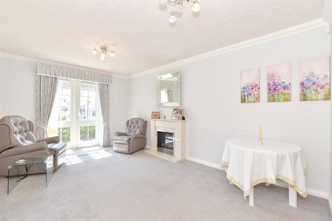 1 bedroom ground floor flat for sale, The Hornet, Chichester, West Sussex
