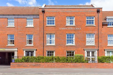 1 bedroom ground floor flat for sale, The Hornet, Chichester, West Sussex