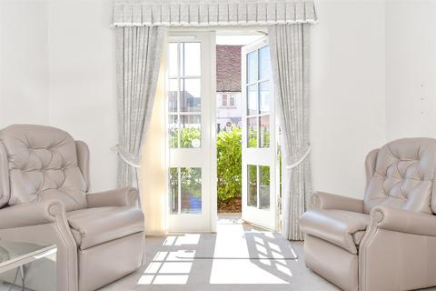 1 bedroom ground floor flat for sale, Harington Lodge, Chichester PO19