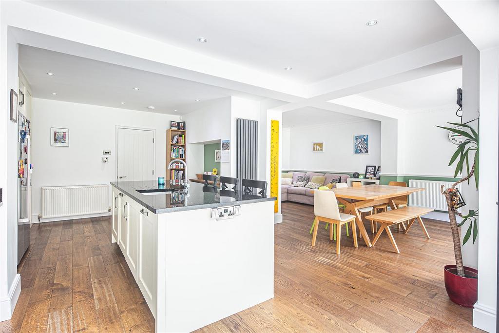Dining kitchen overall