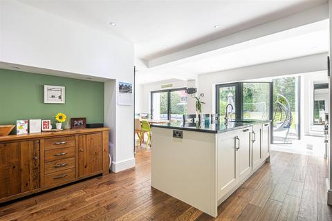 81 Devonshire Road, Dore, Sheffield, S17 3NU