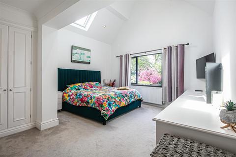 81 Devonshire Road, Dore, Sheffield, S17 3NU