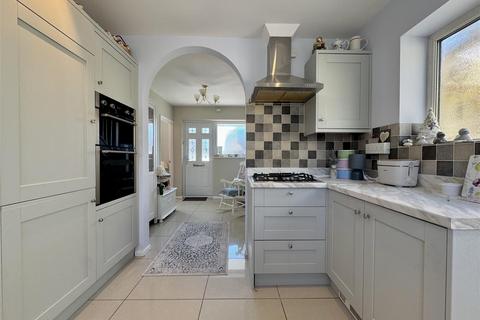 10 Brickwall Close, Burnham-on-crouch, CM0 8HB