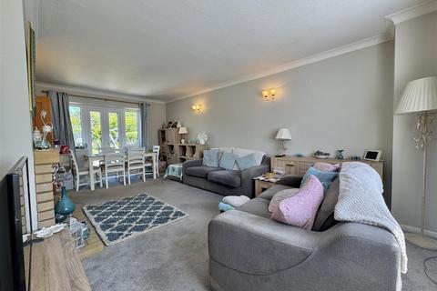 10 Brickwall Close, Burnham-on-crouch, CM0 8HB