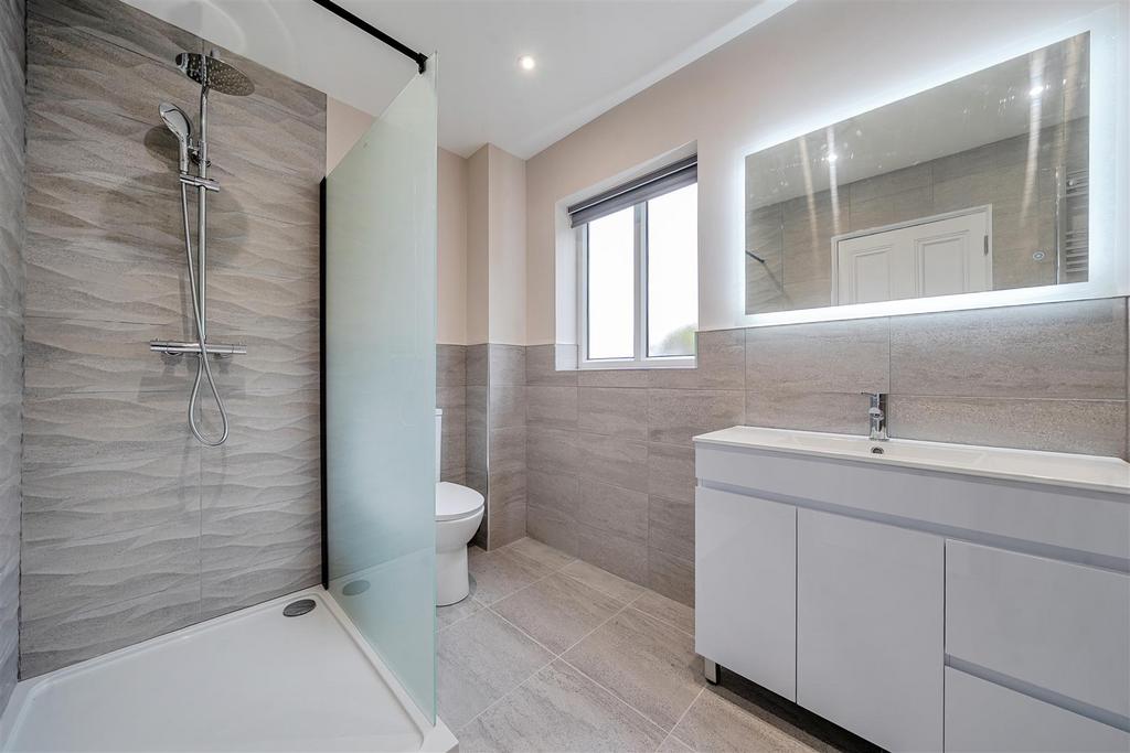 Bathroom i h.JPG