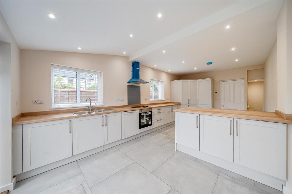 Kitchen iii h.JPG