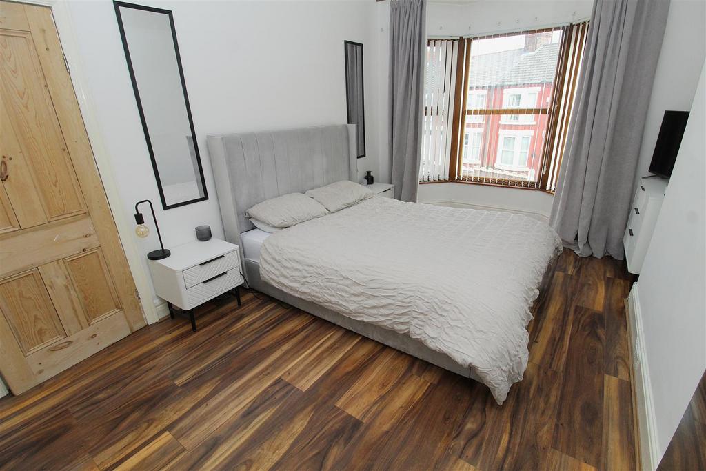 Bed1b.JPG