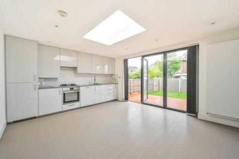 2 bedroom flat to rent, Hale Grove Gardens, Mill Hill, NW7
