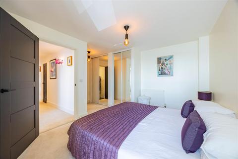 Flat 15, Hamilton Grange, 2 Crowstone Avenue, Westcliff-on-sea, SS0 8JT